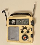 Etón FR250 Hand-cranked AM/FM/shortwave radio donation